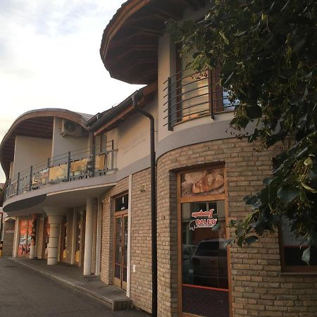 Konde Apartments B Dunajská Streda Eksteriør billede