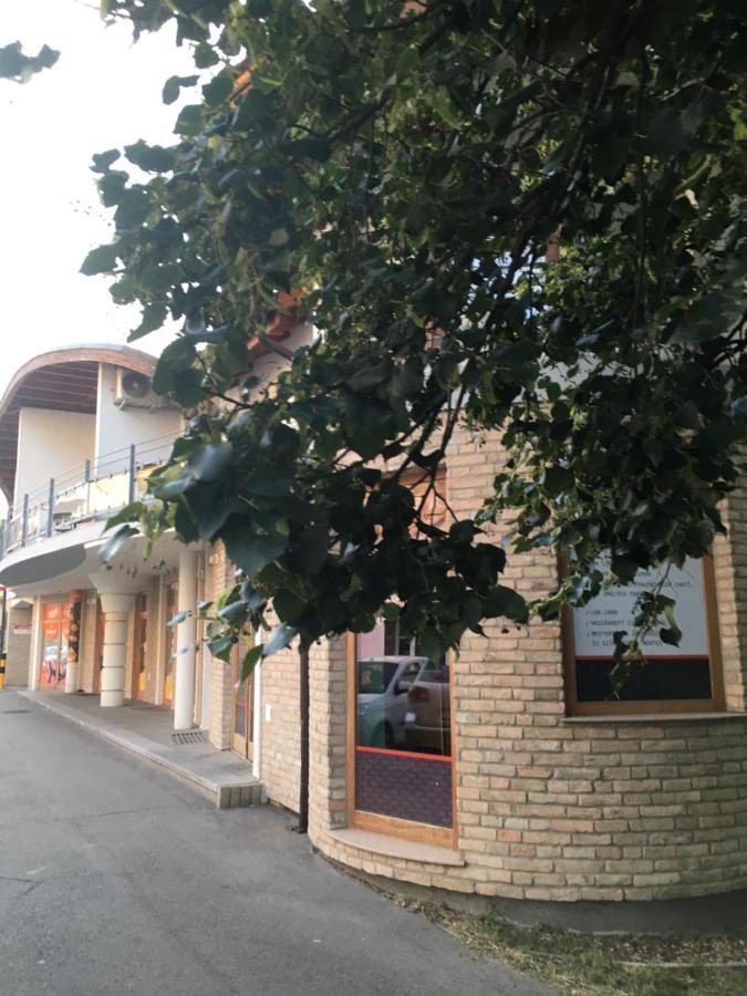 Konde Apartments B Dunajská Streda Eksteriør billede