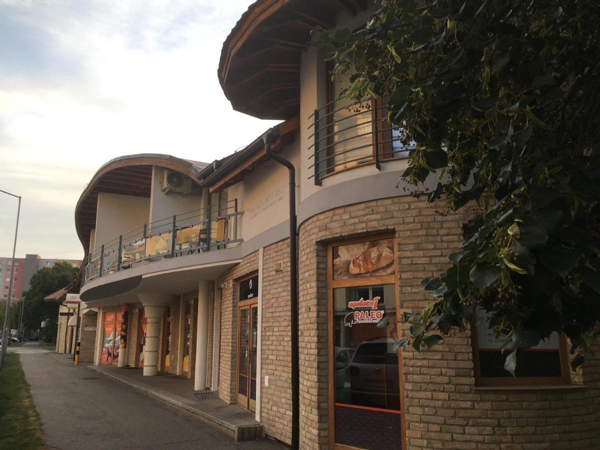 Konde Apartments B Dunajská Streda Eksteriør billede