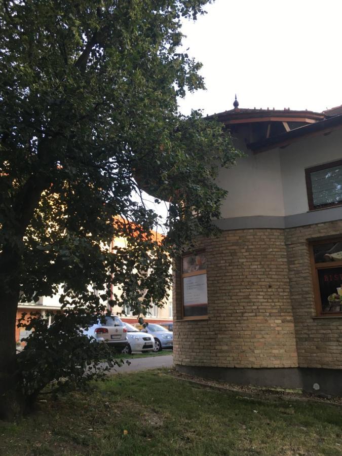 Konde Apartments B Dunajská Streda Eksteriør billede
